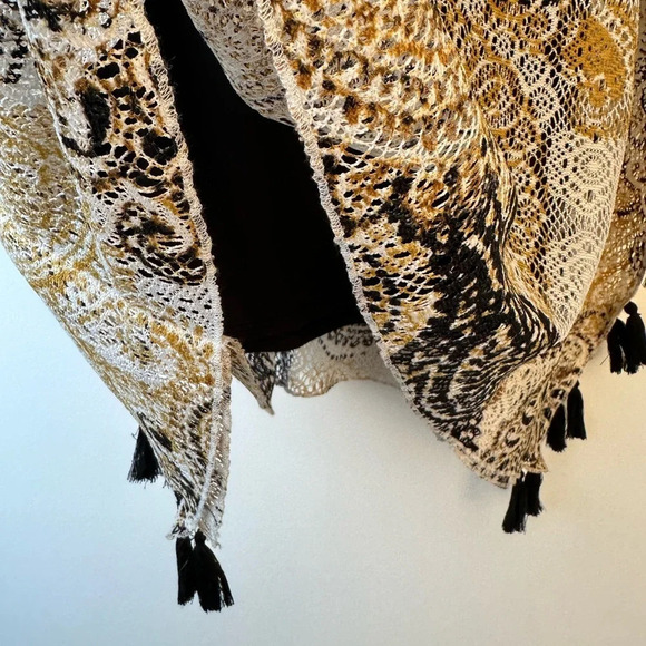 Ruby Rd. Floral Boho Top - Picture 2 of 4